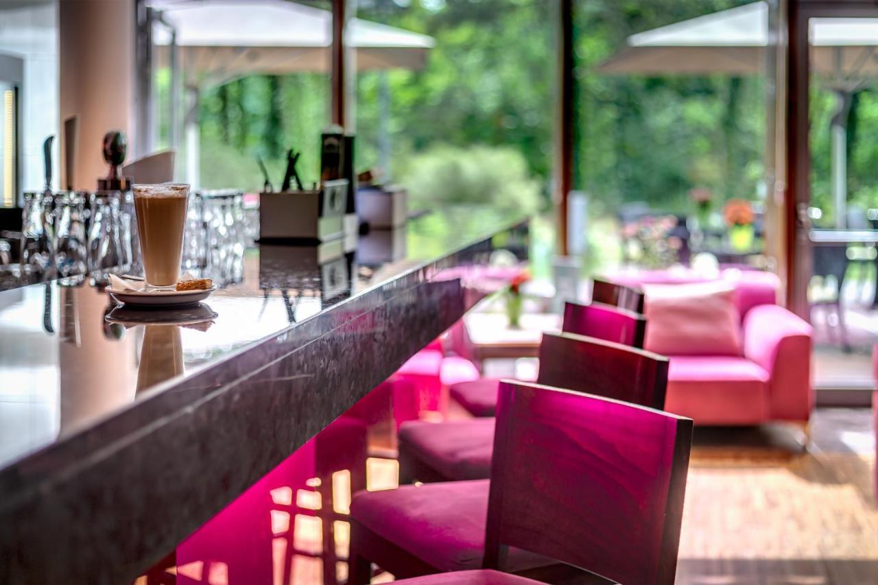 Holiday Inn Resort Warsaw Jozefow By Ihg Exterior photo