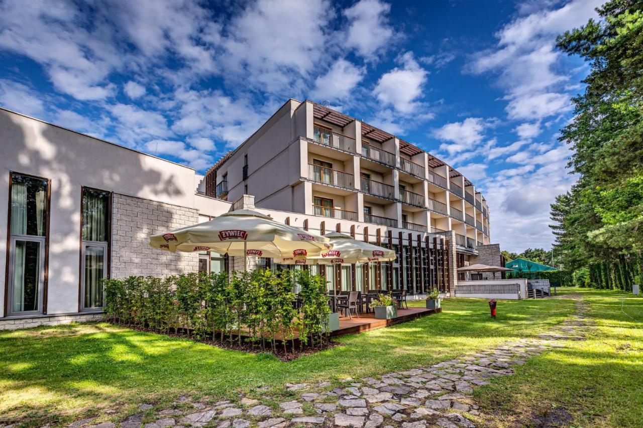 Holiday Inn Resort Warsaw Jozefow By Ihg Exterior photo