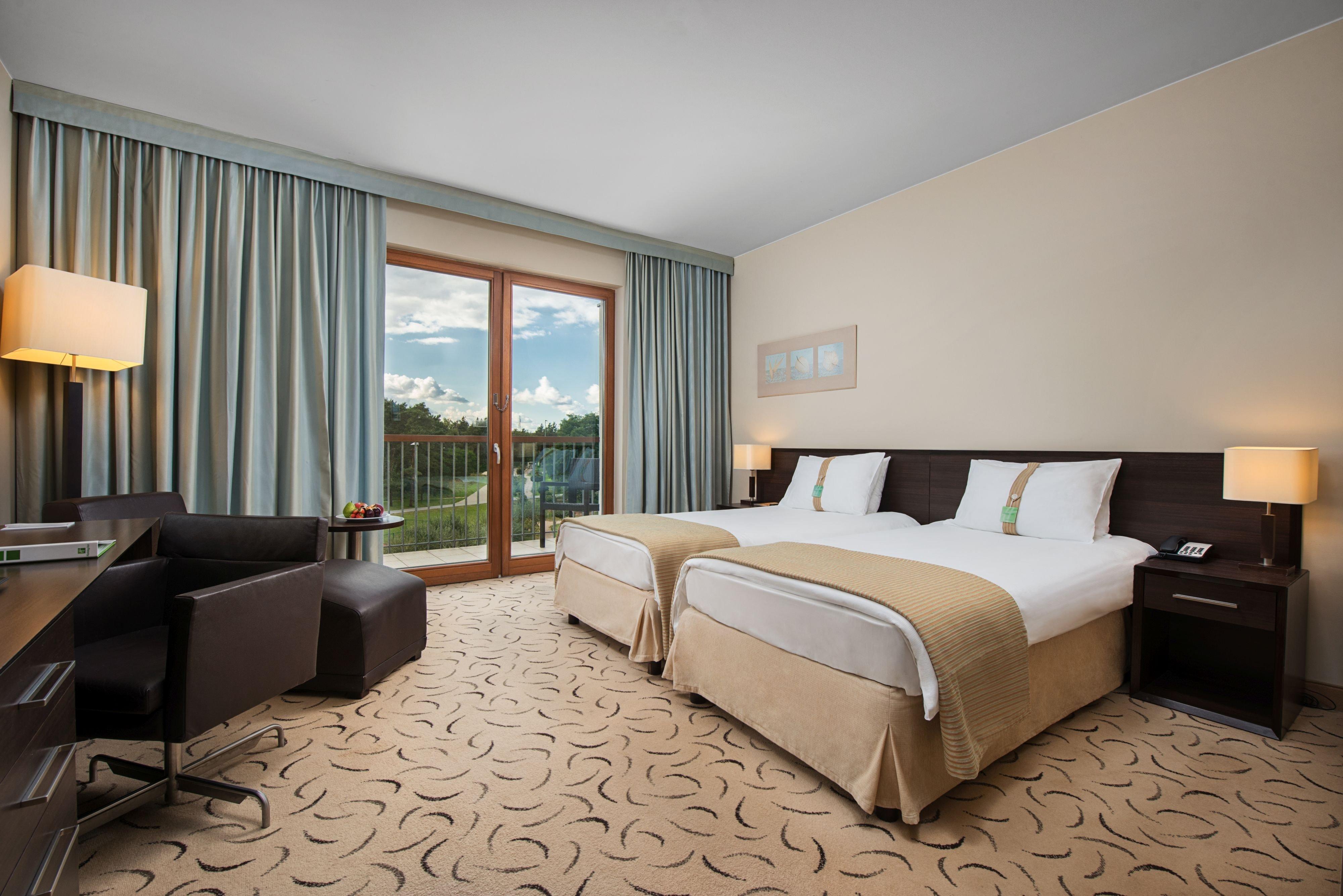 Holiday Inn Resort Warsaw Jozefow By Ihg Exterior photo