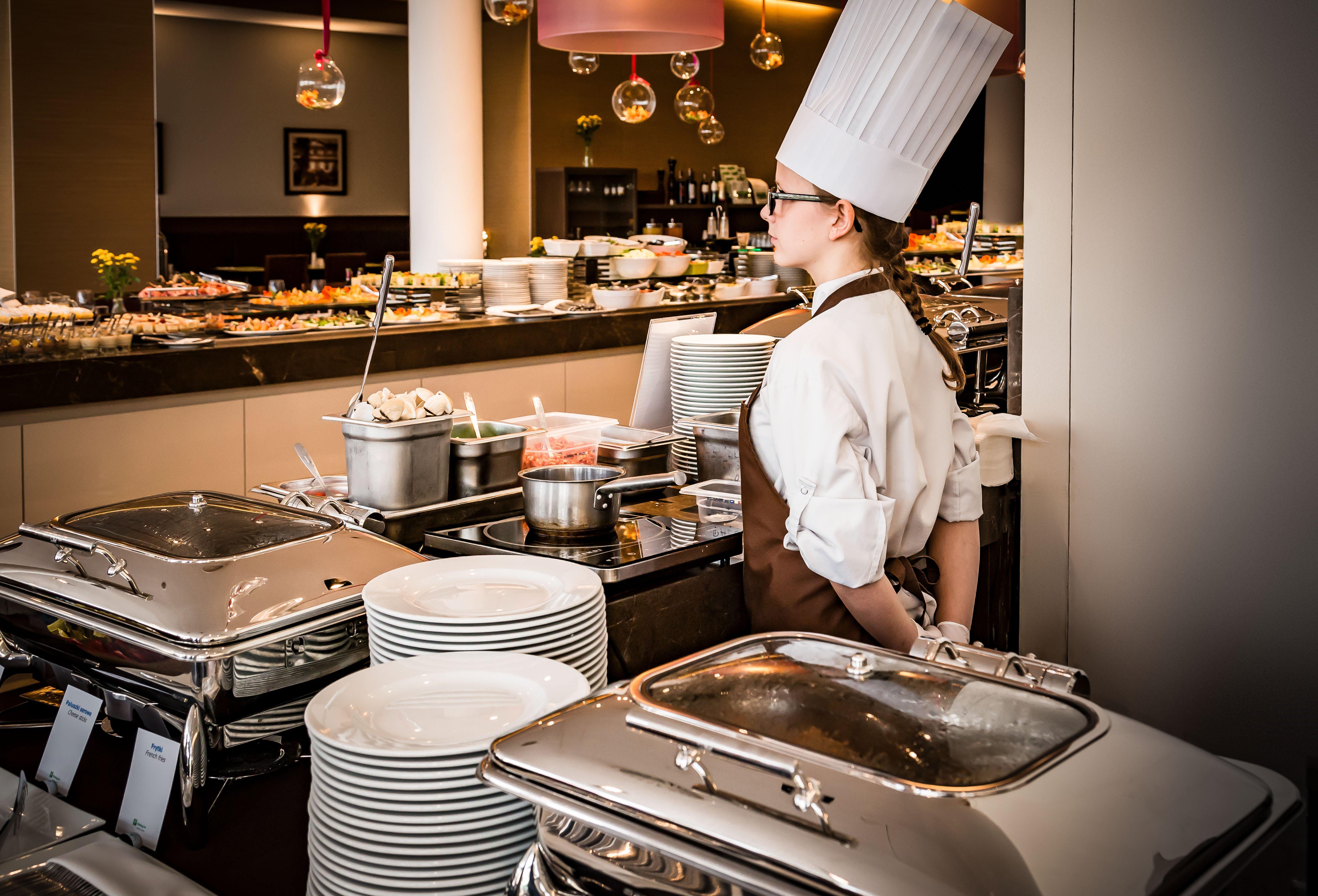 Holiday Inn Resort Warsaw Jozefow By Ihg Exterior photo
