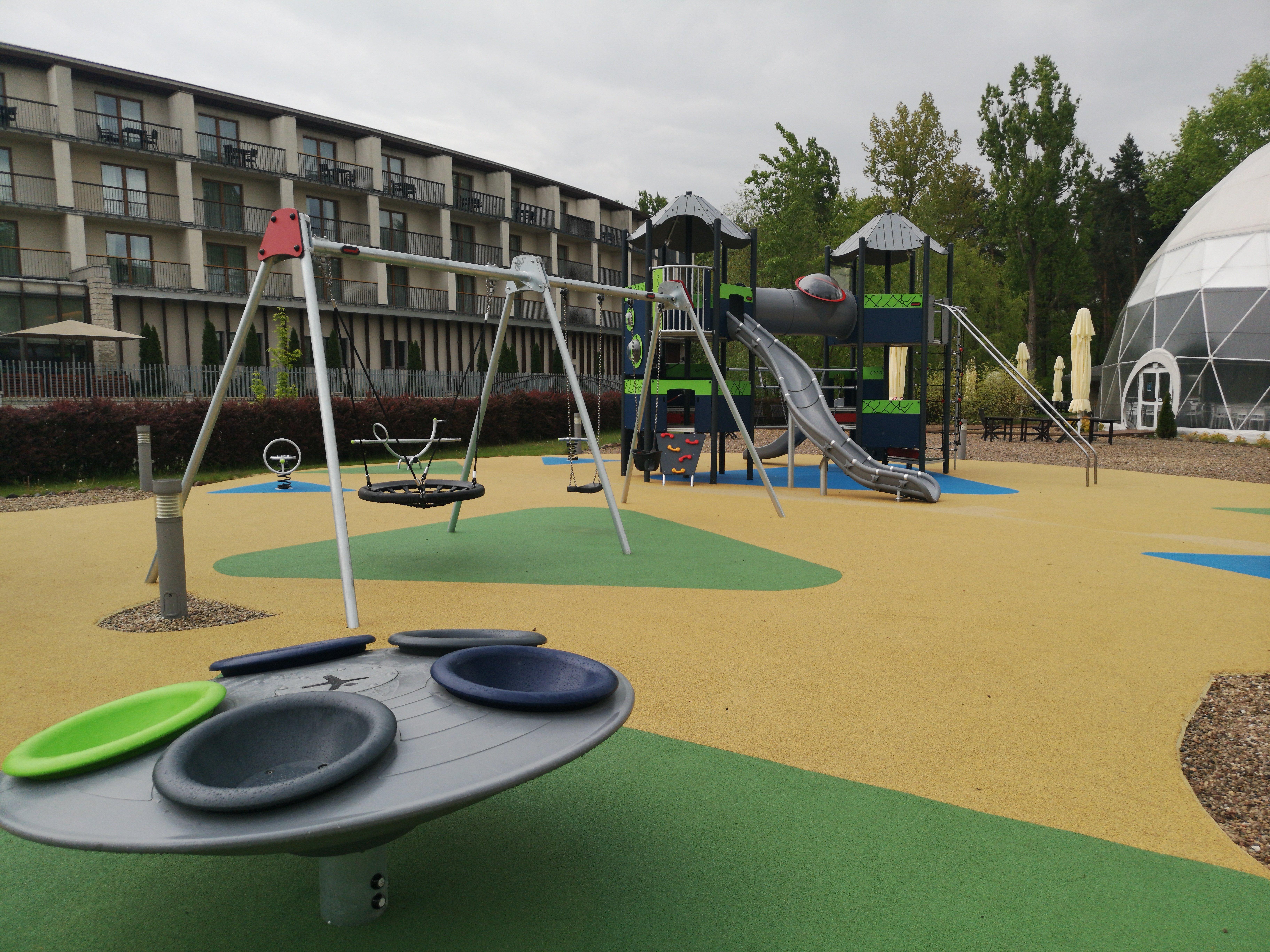 Holiday Inn Resort Warsaw Jozefow By Ihg Exterior photo